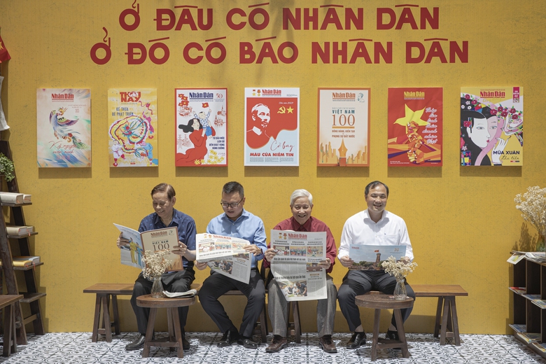 Ra mắt s&aacute;ch "Những b&agrave;i viết về văn h&oacute;a, b&aacute;o ch&iacute; của B&aacute;c Hồ tr&ecirc;n B&aacute;o Nh&acirc;n D&acirc;n"- Ảnh 4.