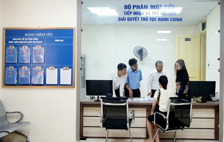 Bộ X&acirc;y dựng y&ecirc;u cầu đảm bảo thủ tục h&agrave;nh ch&iacute;nh th&ocirc;ng suốt, hiệu quả, kh&ocirc;ng gi&aacute;n đoạn- Ảnh 1.