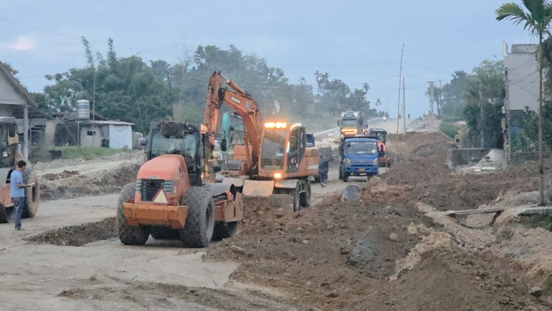 Y&ecirc;n B&aacute;i: Xuy&ecirc;n đ&ecirc;m thi c&ocirc;ng, nỗ lực đưa dự &aacute;n tỉnh lộ 166 về đ&iacute;ch trước 30/6- Ảnh 2.