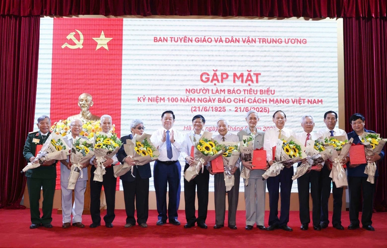 B&aacute;o ch&iacute; l&agrave; lực lượng kiến tạo th&uacute;c đẩy thực thi "bộ tứ trụ cột"- Ảnh 1.