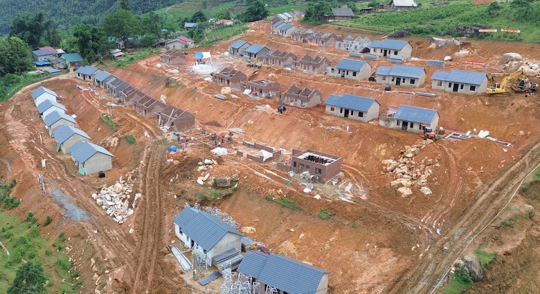 Chuyện thi c&ocirc;ng khu t&aacute;i định cư S&agrave;ng Ma S&aacute;o cho đồng b&agrave;o H'm&ocirc;ng ở L&agrave;o Cai- Ảnh 4.