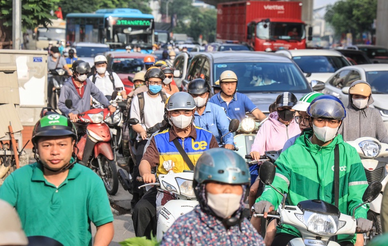 H&agrave; Nội: Xe &ocirc;m sẽ kh&ocirc;ng phải đeo thẻ h&agrave;nh nghề- Ảnh 2.