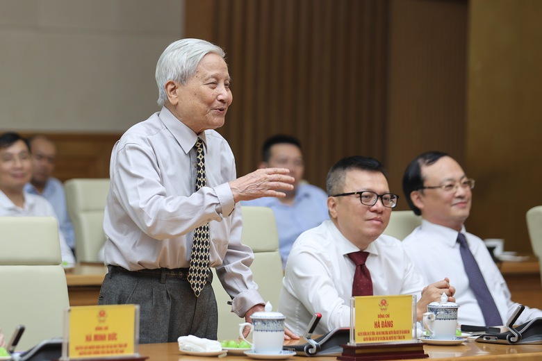 Thủ tướng y&ecirc;u cầu x&acirc;y dựng Nghị quyết Ch&iacute;nh phủ về việc đặt h&agrave;ng b&aacute;o ch&iacute;- Ảnh 4.