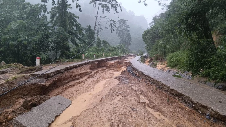 Mưa lớn khiến nhiều tuyến đường ở Bắc Kạn hư hỏng- Ảnh 2.