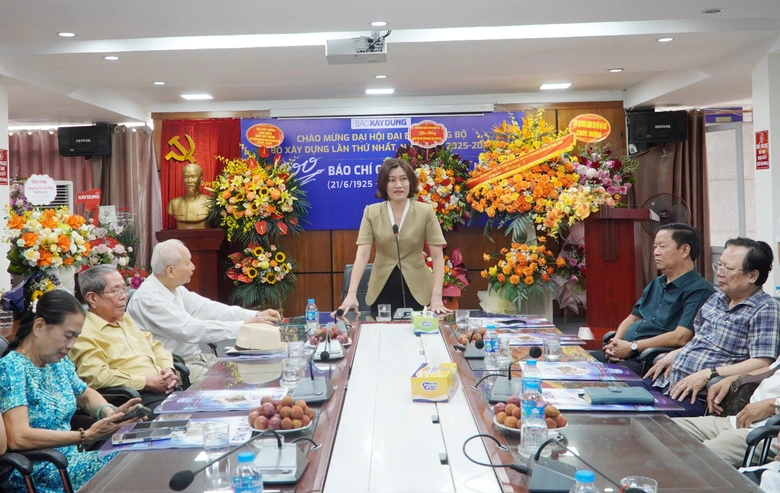 B&aacute;o X&acirc;y dựng tri &acirc;n c&aacute;c thế hệ l&agrave;m b&aacute;o nh&acirc;n 100 năm Ng&agrave;y B&aacute;o ch&iacute; C&aacute;ch mạng Việt Nam- Ảnh 1.