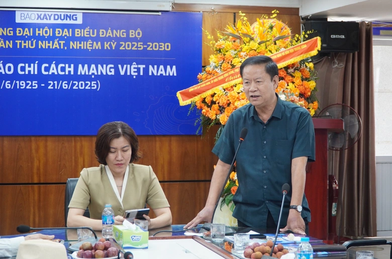 B&aacute;o X&acirc;y dựng tri &acirc;n c&aacute;c thế hệ l&agrave;m b&aacute;o nh&acirc;n 100 năm Ng&agrave;y B&aacute;o ch&iacute; C&aacute;ch mạng Việt Nam- Ảnh 4.