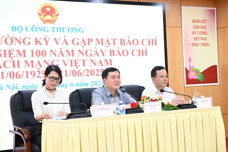 Hơn 5.500 cửa h&agrave;ng đ&oacute;ng cửa đồng loạt: Bộ C&ocirc;ng thương n&oacute;i g&igrave;?- Ảnh 1.