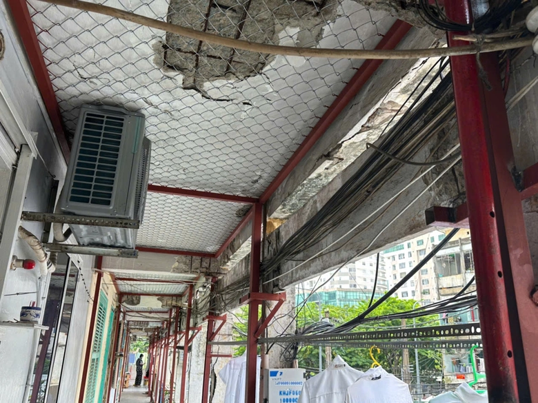TP.HCM: Bất an sống trong chung cư Vĩnh Hội... chờ sập!- Ảnh 9.