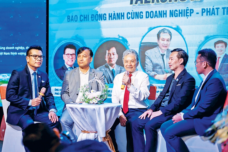 B&aacute;o ch&iacute; truyền cảm hứng, kh&iacute;ch lệ doanh nh&acirc;n- Ảnh 2.