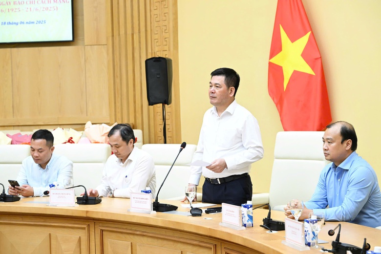 Bộ trưởng Bộ C&ocirc;ng thương mong muốn b&aacute;o ch&iacute; lu&ocirc;n đồng h&agrave;nh- Ảnh 4.