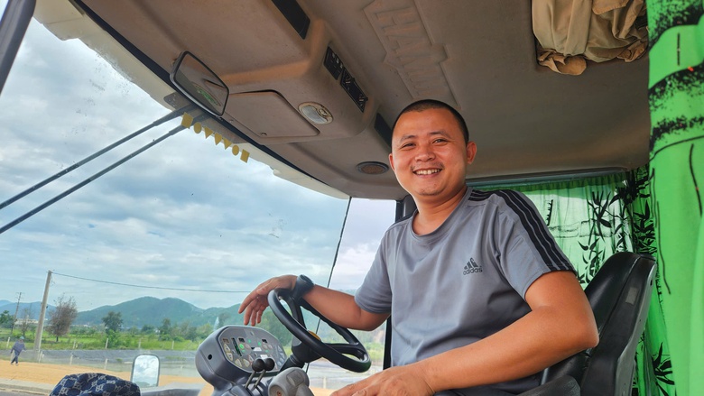 Phơi lưng đội nắng, chạy nước r&uacute;t tr&ecirc;n dự &aacute;n đường 740 tỷ đồng ở Nghệ An- Ảnh 6.