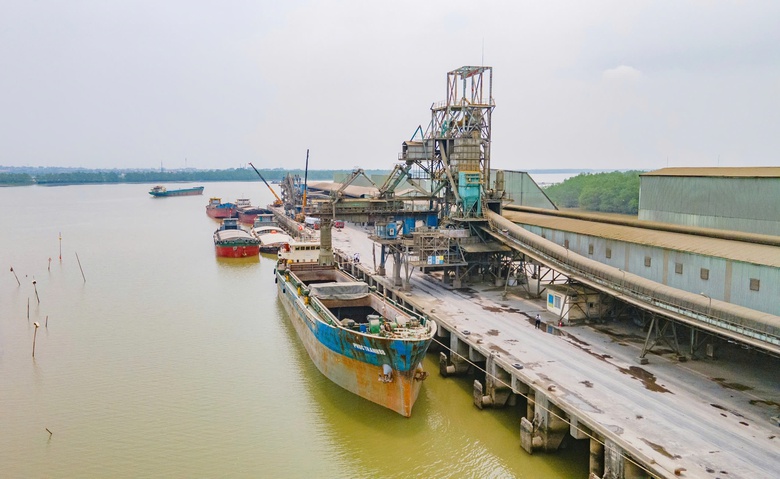 Đơn giản hóa thủ tục hành chính vận tải thủy, đỡ gánh nặng chi phí cho doanh nghiệp- Ảnh 1. Đơn giản hóa thủ tục hành chính vận tải thủy, đỡ gánh nặng chi phí cho doanh nghiệp- Ảnh 1.