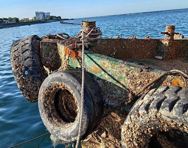 Trục vớt tàu kéo bị chìm ở Lý Sơn sau 1 năm gặp tai nạn- Ảnh 5. Trục vớt tàu kéo bị chìm ở Lý Sơn sau 1 năm gặp tai nạn- Ảnh 5.