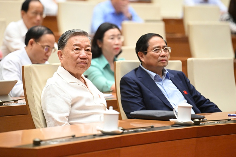 Đại biểu xót cảnh học sinh ăn canh mỳ tôm, hai Bộ trưởng lên tiếng- Ảnh 4. Đại biểu xót cảnh học sinh ăn canh mỳ tôm, hai Bộ trưởng lên tiếng- Ảnh 4.