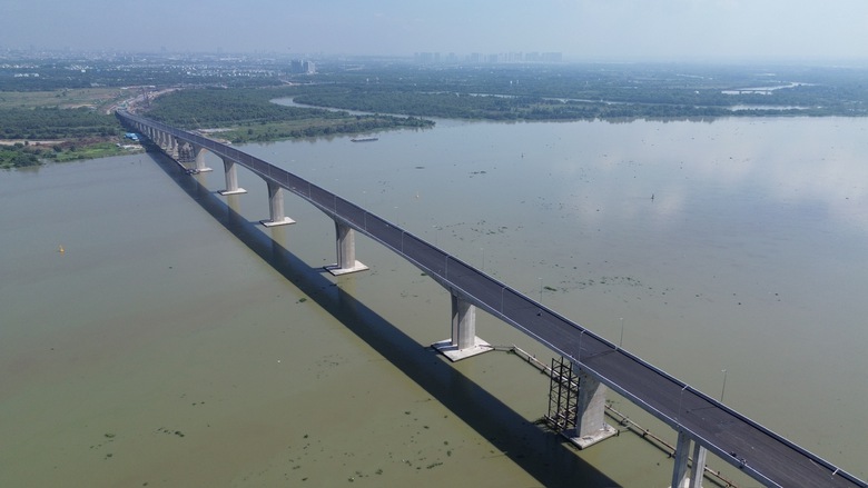 Thời tiết bất lợi, gói thầu XL1 Vành đai 3 TP.HCM phải "gồng" để đảm bảo tiến độ- Ảnh 2. Thời tiết bất lợi, gói thầu XL1 Vành đai 3 TP.HCM phải "gồng" để đảm bảo tiến độ- Ảnh 2.