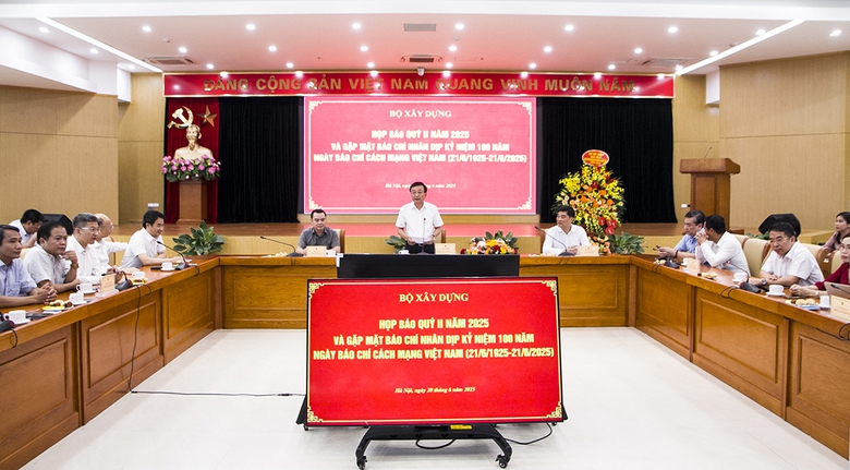 Bộ X&acirc;y dựng tổ chức gặp mặt b&aacute;o ch&iacute; nh&acirc;n kỷ niệm 100 ng&agrave;y B&aacute;o ch&iacute; c&aacute;ch mạng Việt Nam.