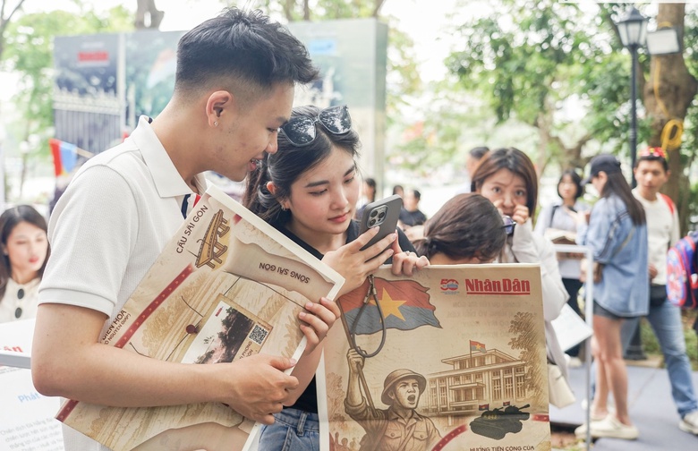 Đừng để mạng xã hội là nơi tin giả thắng thế, báo chí mờ nhạt- Ảnh 2. Đừng để mạng xã hội là nơi tin giả thắng thế, báo chí mờ nhạt- Ảnh 2.