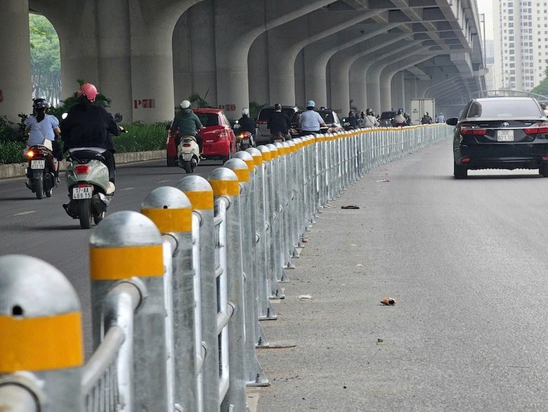 V&igrave; sao H&agrave; Nội ph&acirc;n l&agrave;n cứng tr&ecirc;n đường V&otilde; Ch&iacute; C&ocirc;ng, Phạm Văn Đồng?- Ảnh 2.