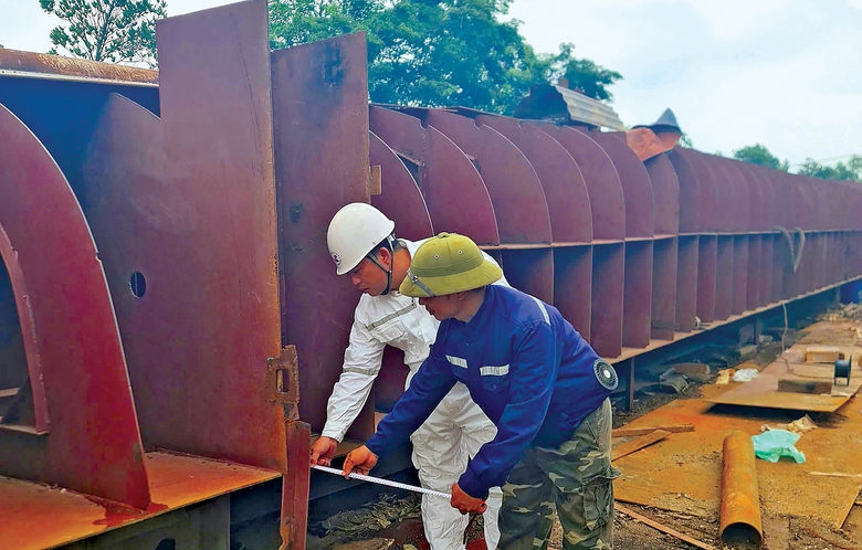 Những người &ldquo;g&aacute;c cổng&rdquo; s&ocirc;ng nước- Ảnh 1.