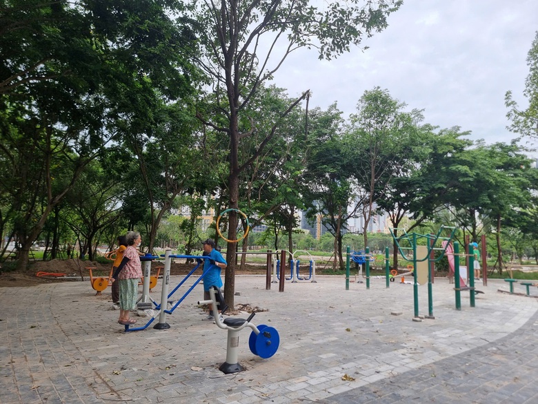 C&ocirc;ng vi&ecirc;n Cầu Giấy v&agrave; Nghĩa Đ&ocirc; đưa v&agrave;o sử dụng dịp kỷ niệm ng&agrave;y Giải ph&oacute;ng Thủ đ&ocirc;- Ảnh 4.