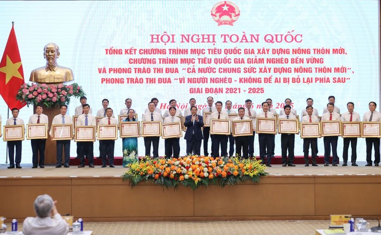 Ho&agrave;n thiện ch&iacute;nh s&aacute;ch, chuẩn bị giai đoạn mới x&acirc;y dựng n&ocirc;ng th&ocirc;n mới, giảm ngh&egrave;o bền vững- Ảnh 3.