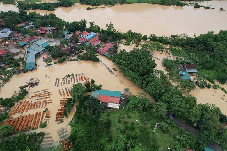 Gần 500 hộ dân vẫn bị cô lập do mưa lũ tại huyện Hữu Lũng, Lạng Sơn- Ảnh 2. Gần 500 hộ dân vẫn bị cô lập do mưa lũ tại huyện Hữu Lũng, Lạng Sơn- Ảnh 2.