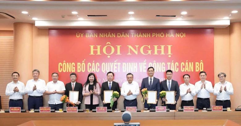 H&agrave; Nội bổ nhiệm 2 t&acirc;n gi&aacute;m đốc Sở Khoa học v&agrave; C&ocirc;ng nghệ, D&acirc;n tộc v&agrave; T&ocirc;n gi&aacute;o- Ảnh 1.