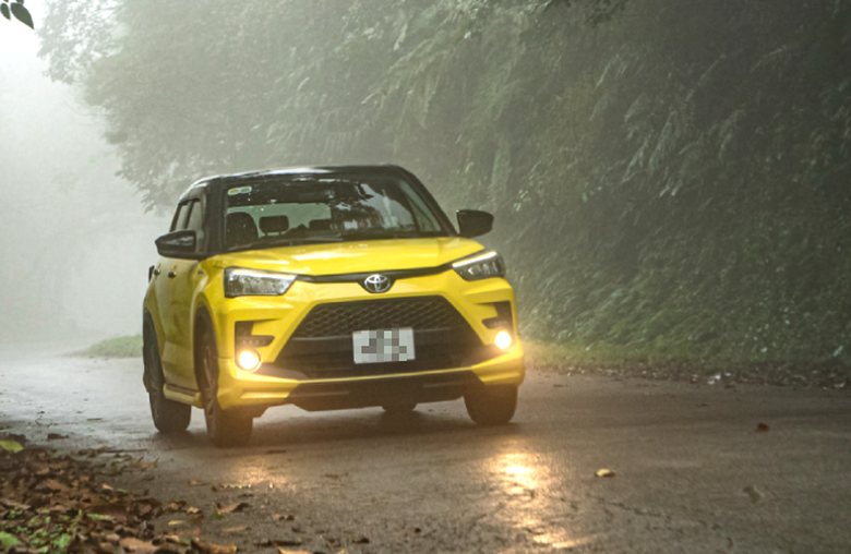 Đ&egrave;n sương m&ugrave; kh&ocirc;ng s&aacute;ng, &ocirc; t&ocirc; c&oacute; được đăng kiểm?- Ảnh 1.