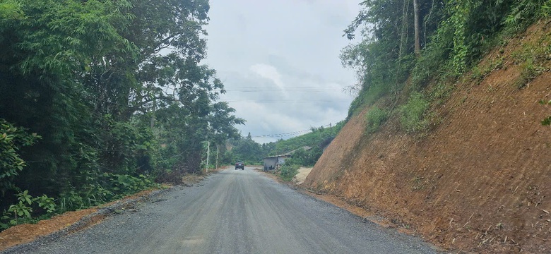 Cao Bằng: Dự &aacute;n n&acirc;ng cấp đường 120 tỷ đồng, 3 lần gi&atilde;n tiến độ sắp về đ&iacute;ch- Ảnh 1.