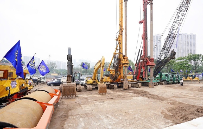 H&agrave; Nội: Nhiều bất cập đảm bảo an to&agrave;n tại c&ocirc;ng trường n&uacute;t giao gần 2.400 tỷ đồng- Ảnh 1.