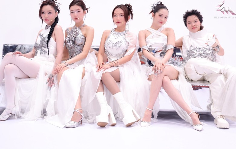 Em xinh say hi g&acirc;y nhiều tranh c&atilde;i d&ugrave; lọt top trending- Ảnh 3.