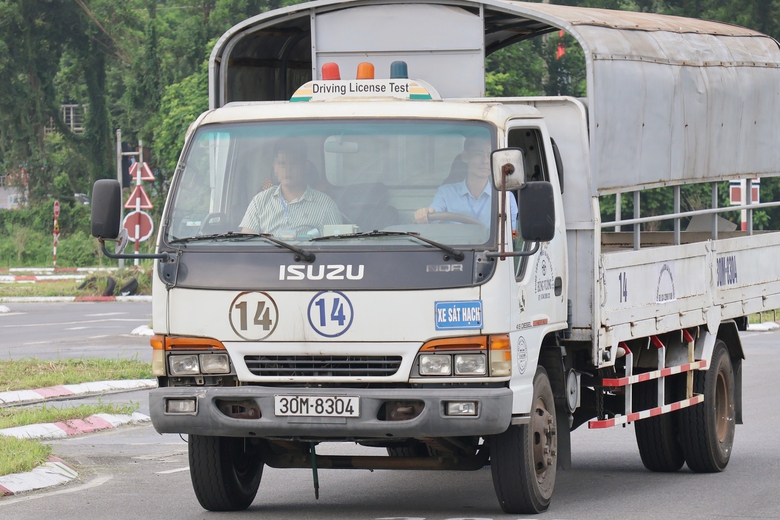 CSGT H&agrave; Nội tổ chức kỳ s&aacute;t hạch l&aacute;i xe đầu ti&ecirc;n, nhiều học vi&ecirc;n thi đạt- Ảnh 13.