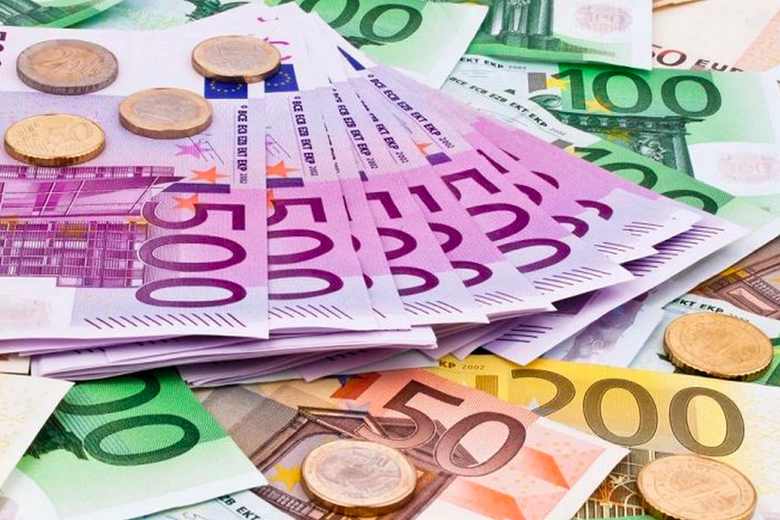 C&aacute;c ng&acirc;n h&agrave;ng Trung ương chuyển hướng sang v&agrave;ng, euro v&agrave; nh&acirc;n d&acirc;n tệ- Ảnh 2.