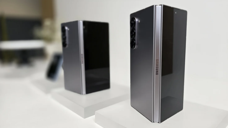 Samsung chuẩn bị "vũ kh&iacute; mới" trong cuộc đua điện thoại gập si&ecirc;u mỏng- Ảnh 1.