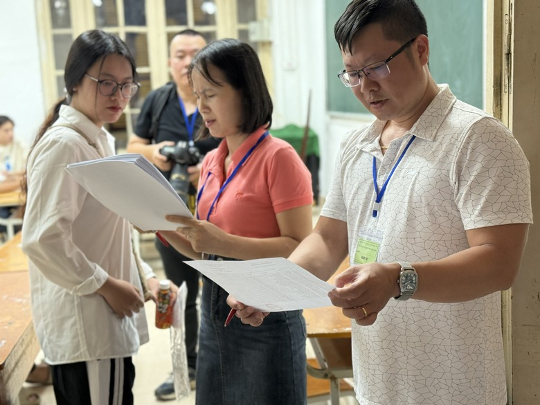 Th&iacute; sinh cả nước ho&agrave;n tất thủ tục dự thi THPT 2025- Ảnh 1.