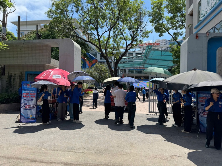 Th&iacute; sinh cả nước ho&agrave;n tất thủ tục dự thi THPT 2025- Ảnh 4.