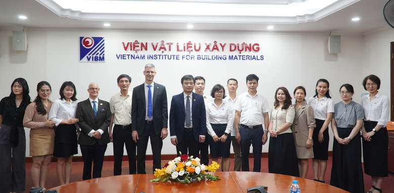 Viện Vật liệu x&acirc;y dựng k&yacute; kết hợp t&aacute;c với Hội đồng C&ocirc;ng tr&igrave;nh Xanh- Ảnh 1.