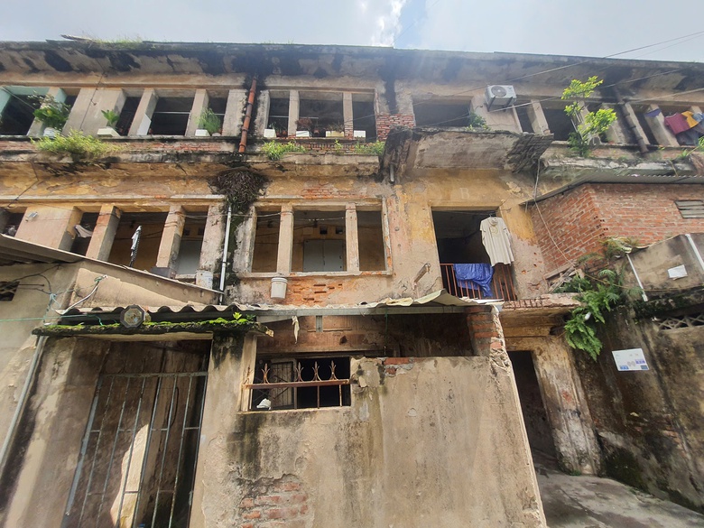 Hải Dương: Khu tập thể Nh&agrave; m&aacute;y Bơm xuống cấp, h&agrave;ng trăm hộ d&acirc;n sống trong bất an- Ảnh 3.