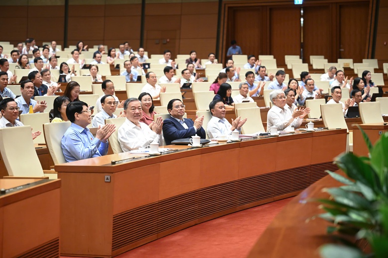 Dấu ấn lịch sử của kỳ họp lịch sử- Ảnh 1.