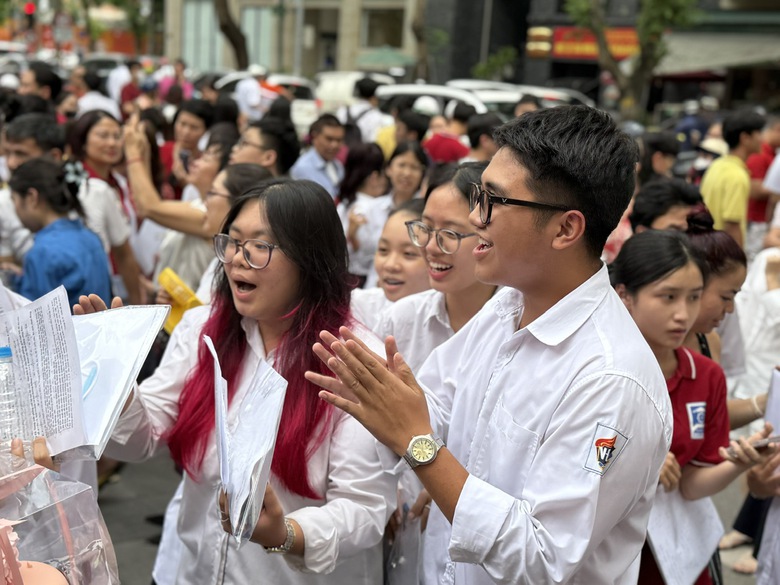 Th&iacute; sinh H&agrave; Nội lạc quan v&agrave; tiếc nuối sau m&ocirc;n thi To&aacute;n- Ảnh 10.
