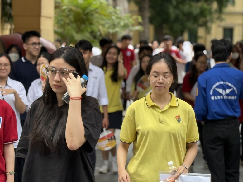 Th&iacute; sinh H&agrave; Nội lạc quan v&agrave; tiếc nuối sau m&ocirc;n thi To&aacute;n- Ảnh 1.