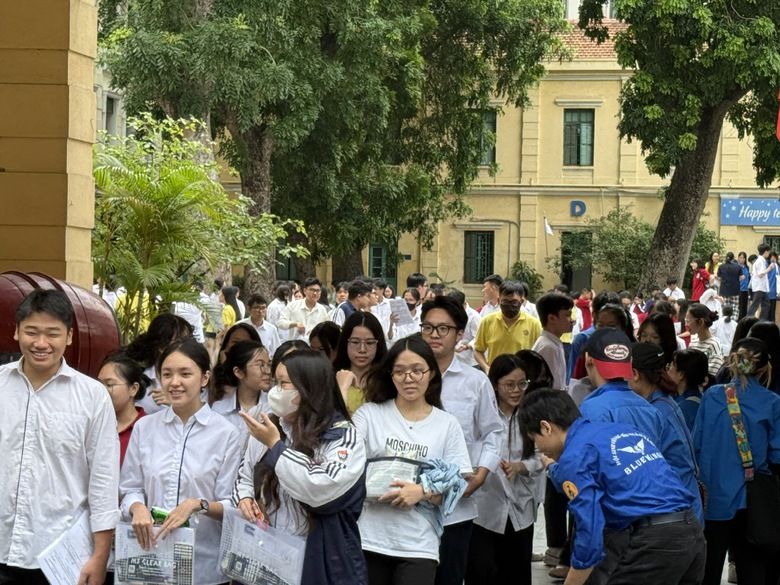 Th&iacute; sinh H&agrave; Nội lạc quan v&agrave; tiếc nuối sau m&ocirc;n thi To&aacute;n- Ảnh 6.