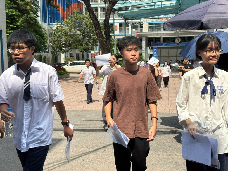 Th&iacute; sinh H&agrave; Nội lạc quan v&agrave; tiếc nuối sau m&ocirc;n thi To&aacute;n- Ảnh 8.