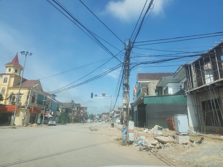 Nhiều vướng mắc khiến dự &aacute;n cải tạo n&acirc;ng cấp quốc lộ 8C qua H&agrave; Tĩnh chậm tiến độ- Ảnh 1.