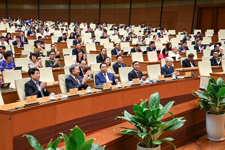 Quốc hội th&ocirc;ng qua Luật Đường sắt sửa đổi, tạo đột ph&aacute; thu h&uacute;t đầu tư- Ảnh 1.