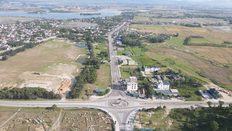 Nhiều vướng mắc khiến dự &aacute;n cải tạo n&acirc;ng cấp quốc lộ 8C qua H&agrave; Tĩnh chậm tiến độ- Ảnh 4.