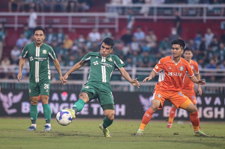 C&ocirc;ng Phượng h&oacute;a &ldquo;tội đồ&rdquo;, B&igrave;nh Phước mất v&eacute; dự V-League- Ảnh 2.