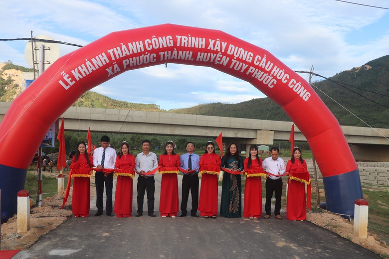 B&igrave;nh Định: Cầu mới nối nhịp vui về x&oacute;m H&oacute;c C&ocirc;ng- Ảnh 4.