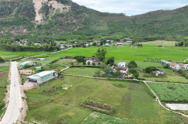 B&igrave;nh Định: Cầu mới nối nhịp vui về x&oacute;m H&oacute;c C&ocirc;ng- Ảnh 1.