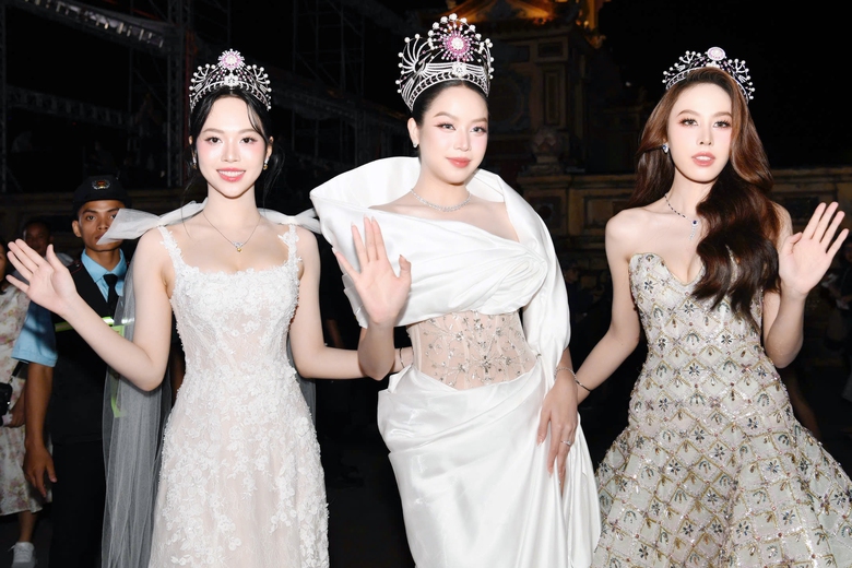 Hoa hậu Việt Nam 2024: Top 10 lộ diện sau m&agrave;n thi Trang phục Dạ hội- Ảnh 2.